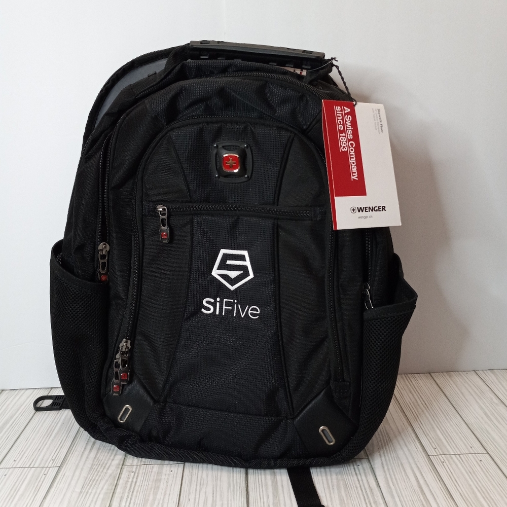 Wenger Skywalk Flyer 16" Laptop Backpack with 10" Tablet Pocket